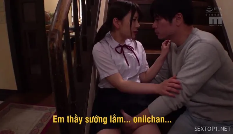 Đứng quay phim cho em người yêu bú cu bạn thân rồi xuất tinh lên mặt
